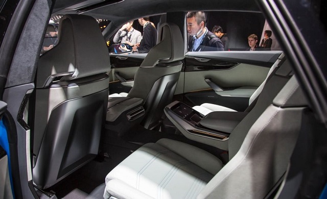 2019 Audi Q8 Concept cabin