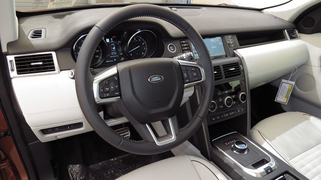2020 Land Rover Discovery and Discovery Sport cabin