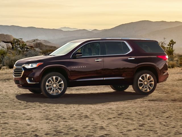 2020 Chevy Traverse side