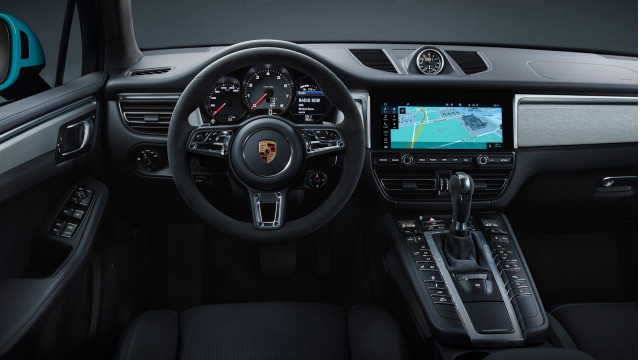 2020 Porsche Macan cabin