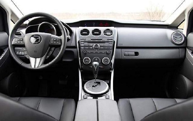 2020 Mazda CX-7 interior