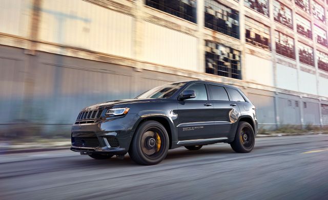 2021 Jeep Grand Cherokee front