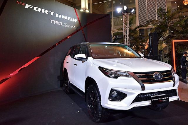 2020 Toyota Fortuner TRD Sportivo front
