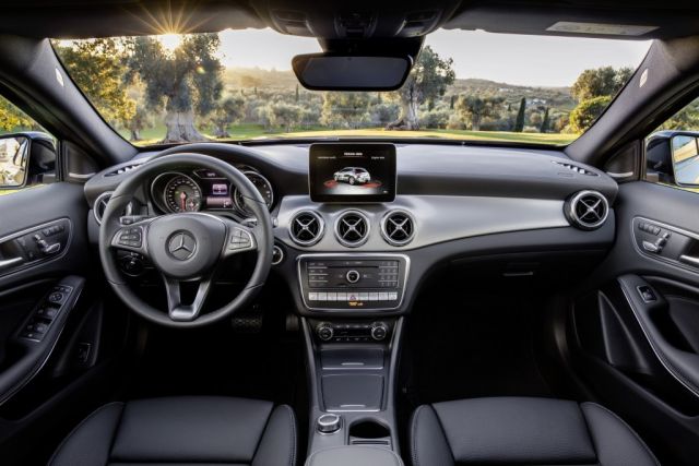2020 Mercedes-Benz GLA interior