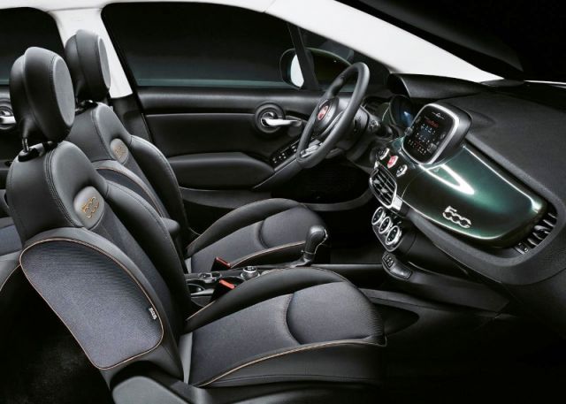 2020 Fiat 500X interior