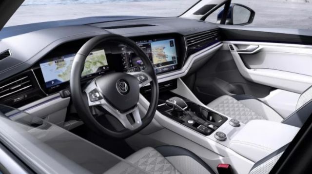 2020 VW Tiguan R Line interior