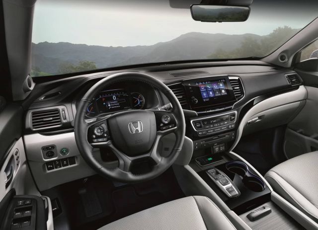 2020 Honda Pilot interior