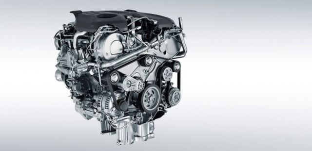 2020 Jaguar F-Pace SVR engine