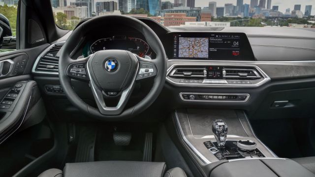 2021 BMW X5 interior