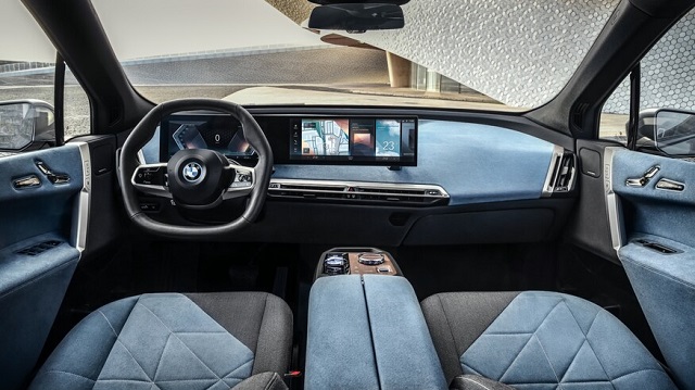 2022 BMW iX cabin