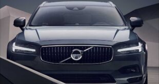 2022 Volvo XC60 front