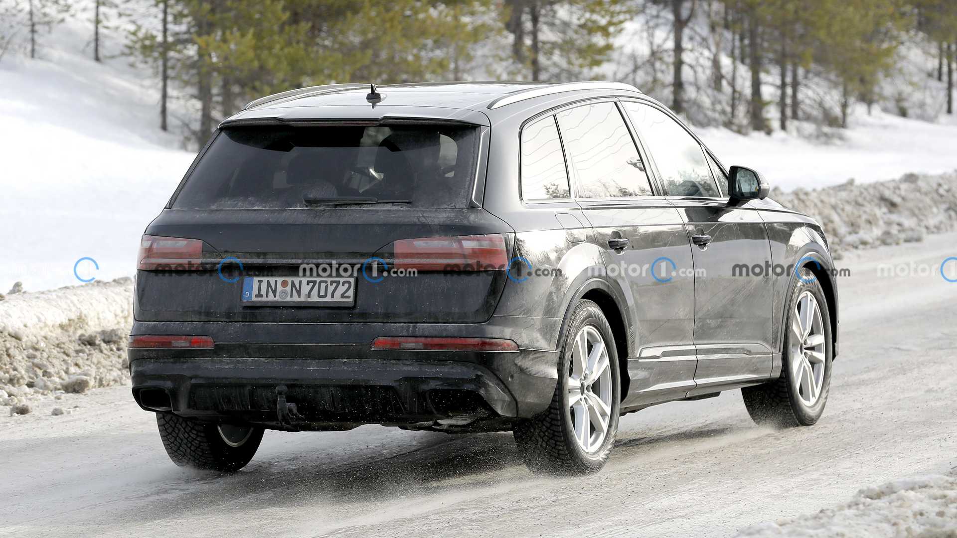 2025 Audi Q7 spy photo
